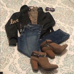 FREE WITH BUNDLE HOLLISTER SKINNY JEANS SIZE 26